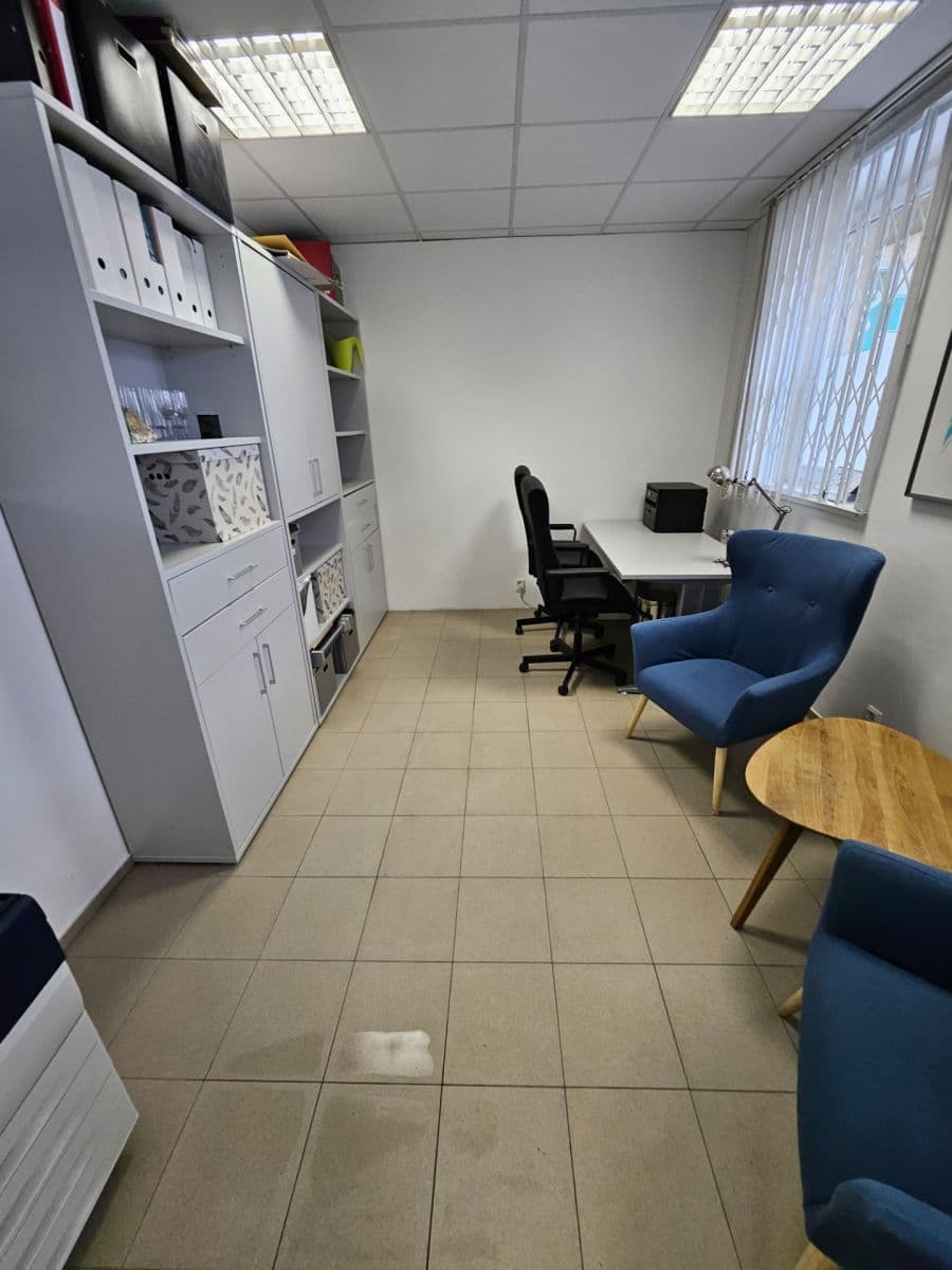 Prenájom nebytového priestoru 77 m², Záběhlická, Praha, Praha Prenájom nebytového priestoru 77 m², Záběhlická, Praha, Praha