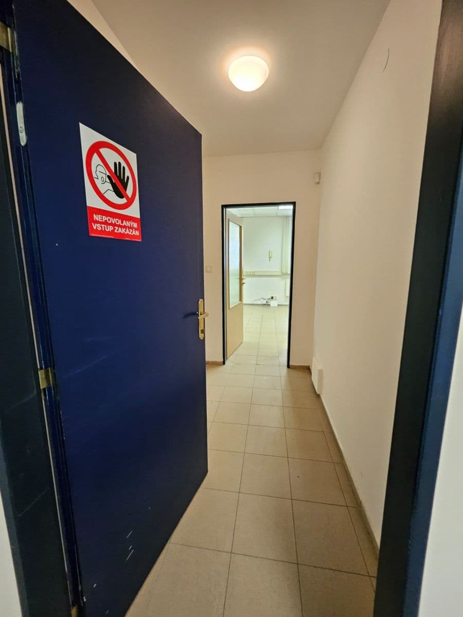 Prenájom nebytového priestoru 77 m², Záběhlická, Praha, Praha Prenájom nebytového priestoru 77 m², Záběhlická, Praha, Praha