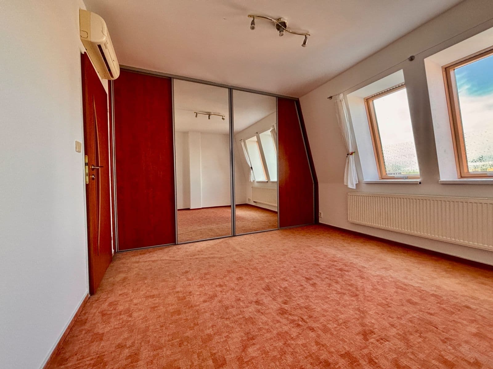 Prenájom bytu 3-izbový 64 m², Handkeho, Olomouc, Olomoucký kraj Prenájom bytu 3-izbový 64 m², Handkeho, Olomouc, Olomoucký kraj