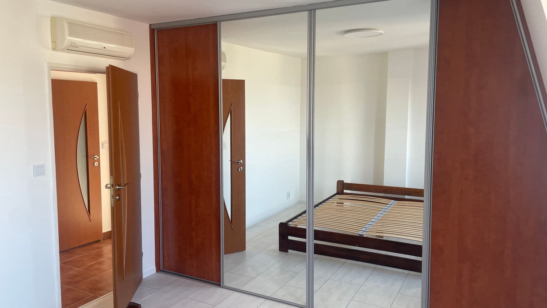 Prenájom bytu 3-izbový 64 m², Handkeho, Olomouc, Olomoucký kraj Prenájom bytu 3-izbový 64 m², Handkeho, Olomouc, Olomoucký kraj