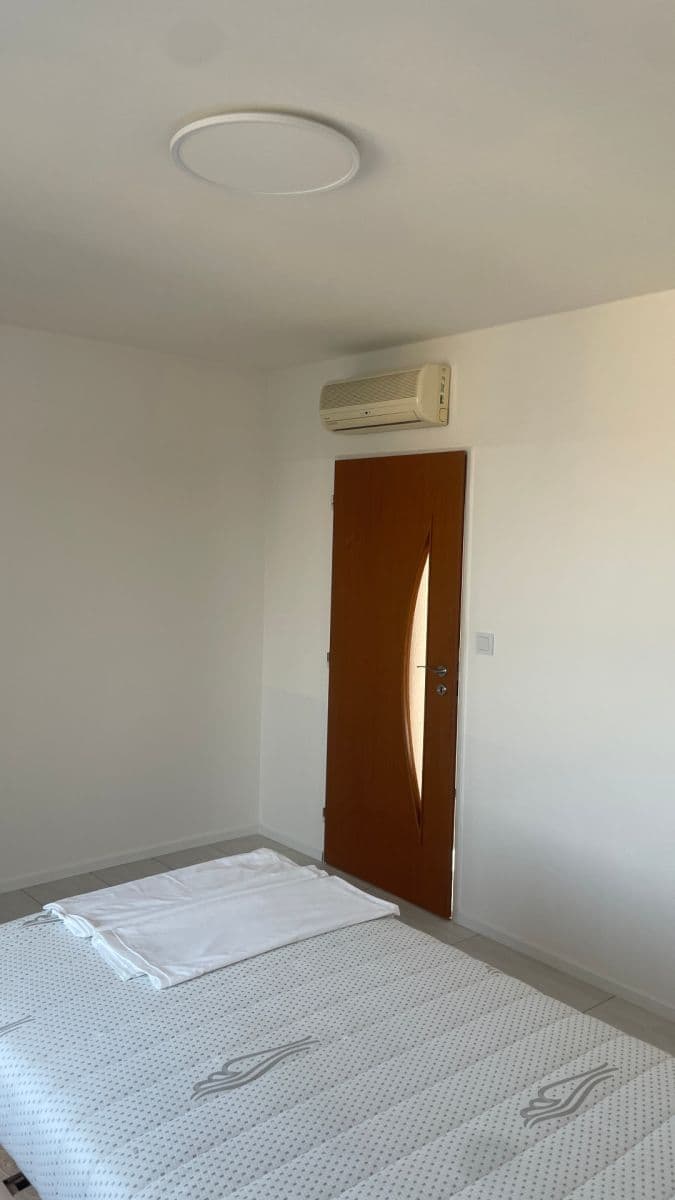 Prenájom bytu 3-izbový 64 m², Handkeho, Olomouc, Olomoucký kraj Prenájom bytu 3-izbový 64 m², Handkeho, Olomouc, Olomoucký kraj