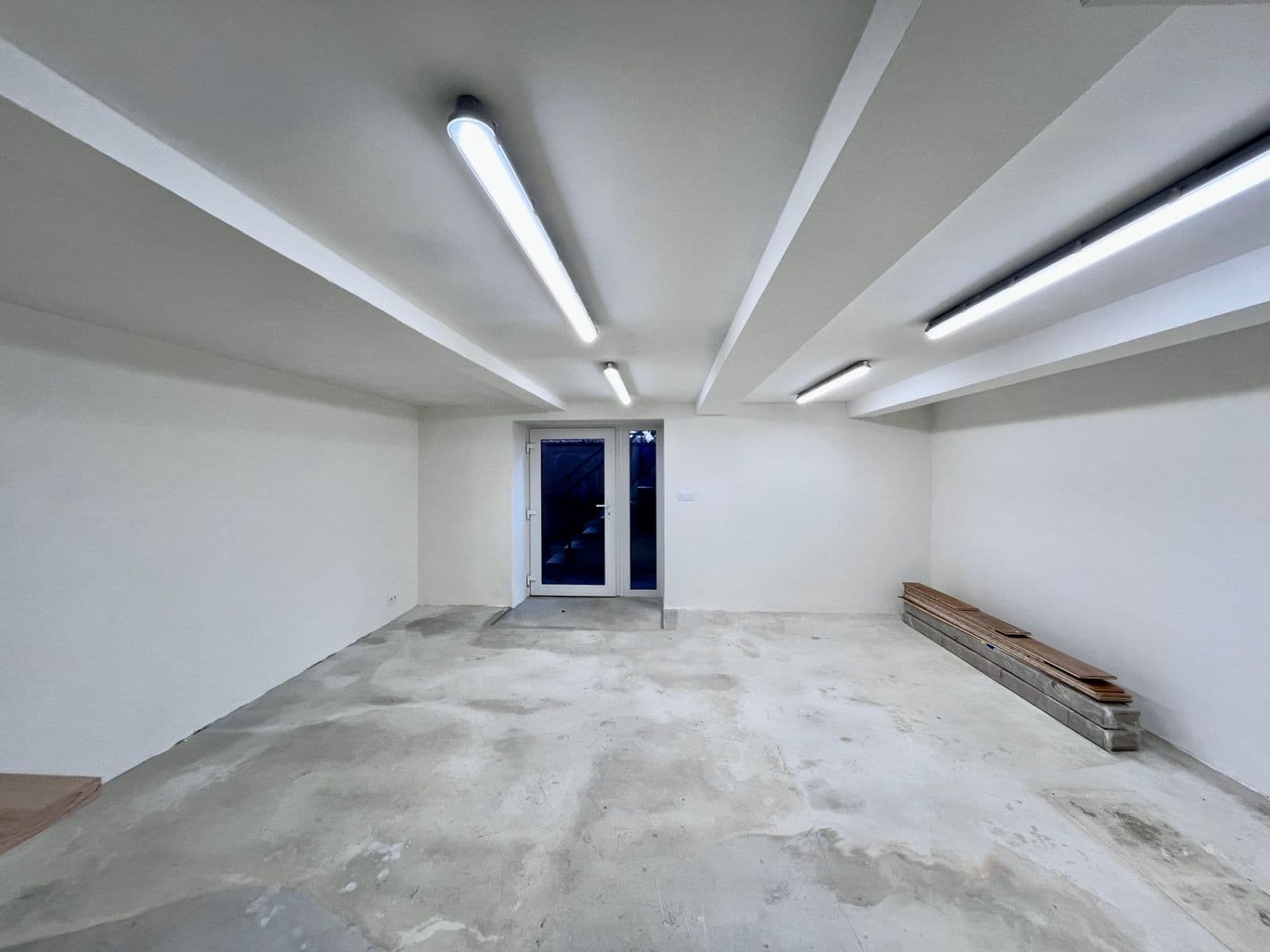 Predaj nebytového priestoru 35 m², Ve Stínu, Praha, Praha Predaj nebytového priestoru 35 m², Ve Stínu, Praha, Praha