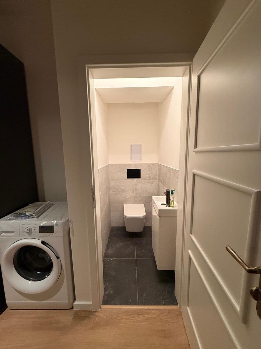 Prenájom bytu 2-izbový 44 m², Chlumova, Praha, Praha Prenájom bytu 2-izbový 44 m², Chlumova, Praha, Praha