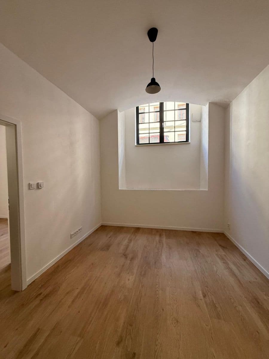 Prenájom bytu 2-izbový 44 m², Chlumova, Praha, Praha Prenájom bytu 2-izbový 44 m², Chlumova, Praha, Praha