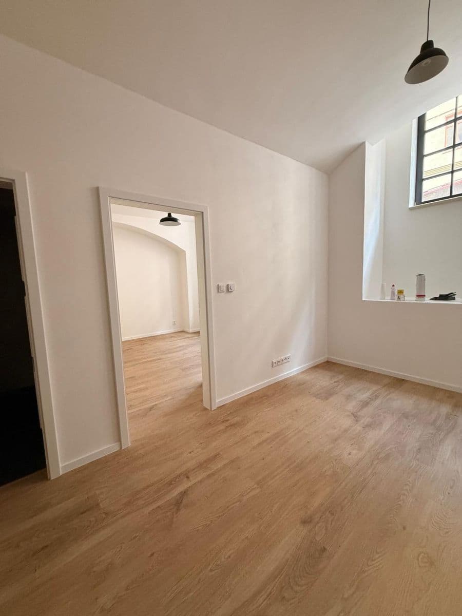 Prenájom bytu 2-izbový 44 m², Chlumova, Praha, Praha Prenájom bytu 2-izbový 44 m², Chlumova, Praha, Praha
