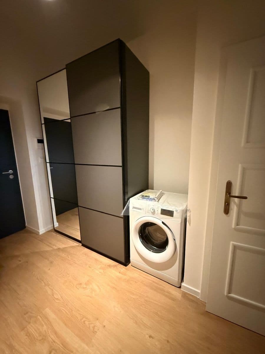 Prenájom bytu 2-izbový 44 m², Chlumova, Praha, Praha Prenájom bytu 2-izbový 44 m², Chlumova, Praha, Praha