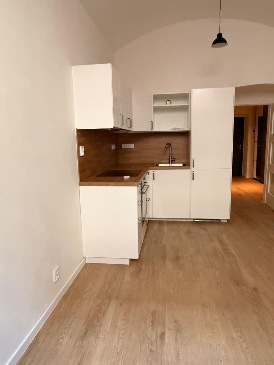 Prenájom bytu 2-izbový 44 m², Chlumova, Praha, Praha Prenájom bytu 2-izbový 44 m², Chlumova, Praha, Praha