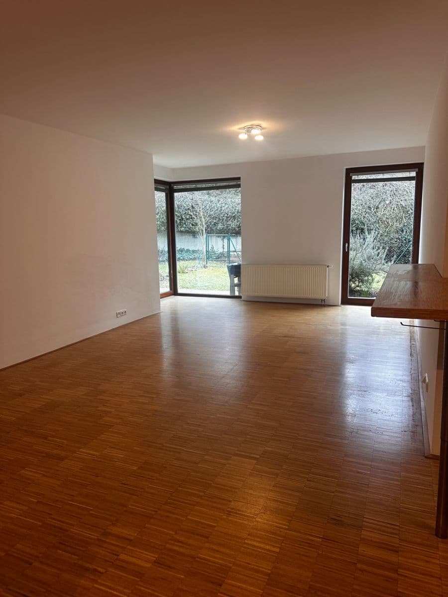 Prenájom bytu 2-izbový 68 m², Na Srážku, Praha, Praha Prenájom bytu 2-izbový 68 m², Na Srážku, Praha, Praha