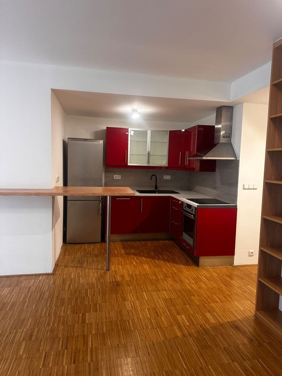 Prenájom bytu 2-izbový 68 m², Na Srážku, Praha, Praha Prenájom bytu 2-izbový 68 m², Na Srážku, Praha, Praha