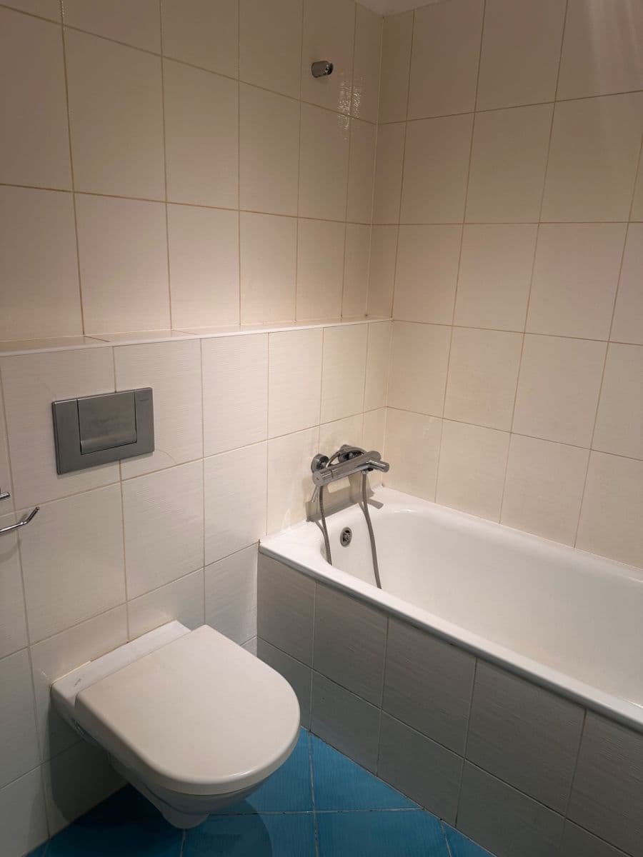 Prenájom bytu 2-izbový 68 m², Na Srážku, Praha, Praha Prenájom bytu 2-izbový 68 m², Na Srážku, Praha, Praha