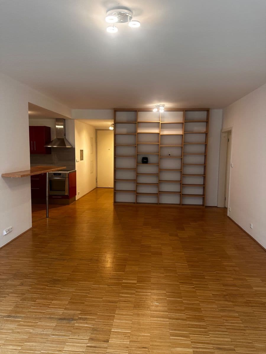 Prenájom bytu 2-izbový 68 m², Na Srážku, Praha, Praha Prenájom bytu 2-izbový 68 m², Na Srážku, Praha, Praha