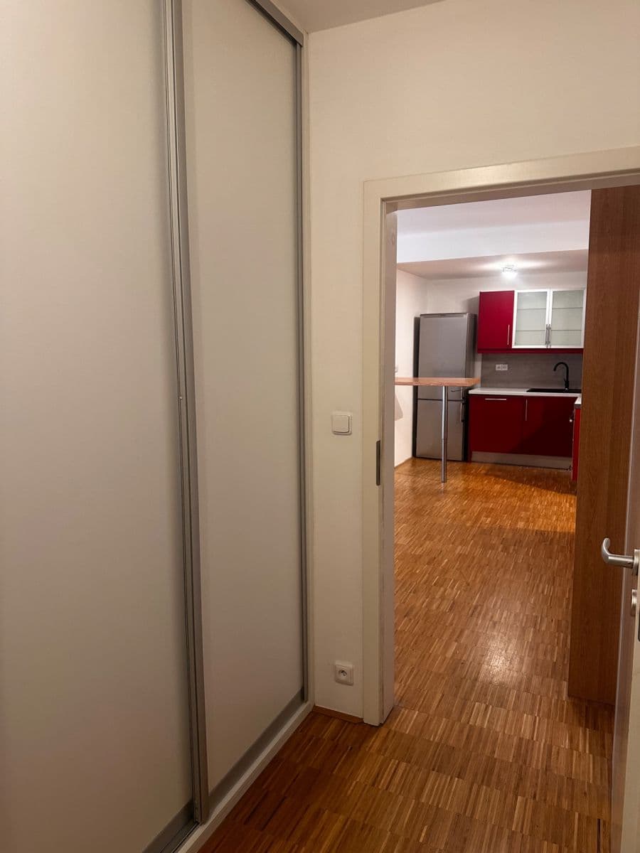 Prenájom bytu 2-izbový 68 m², Na Srážku, Praha, Praha Prenájom bytu 2-izbový 68 m², Na Srážku, Praha, Praha