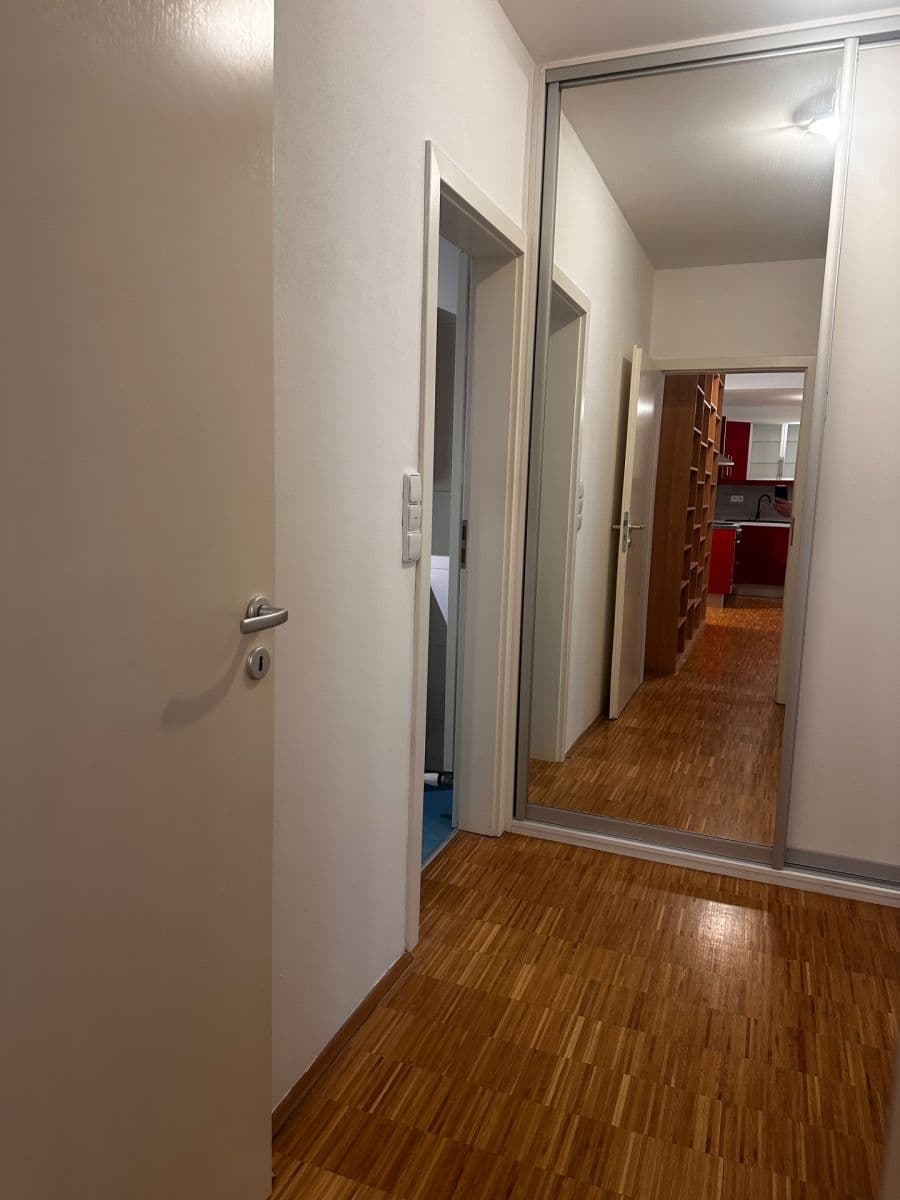 Prenájom bytu 2-izbový 68 m², Na Srážku, Praha, Praha Prenájom bytu 2-izbový 68 m², Na Srážku, Praha, Praha