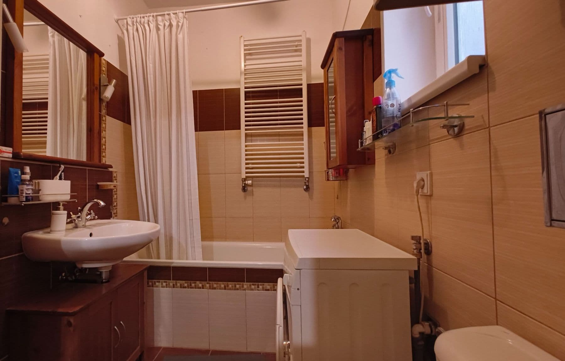 Prenájom bytu 2-izbový 45 m², Biskupcova, Praha, Praha Prenájom bytu 2-izbový 45 m², Biskupcova, Praha, Praha