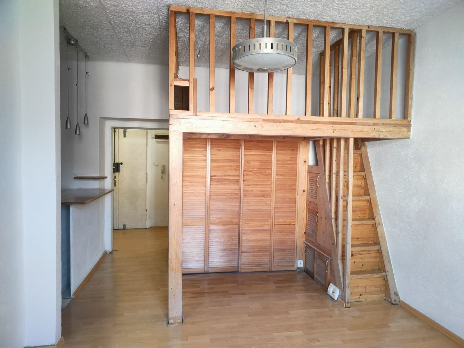 Prenájom bytu 1-izbový 40 m², Kodaňská, Praha, Praha Prenájom bytu 1-izbový 40 m², Kodaňská, Praha, Praha