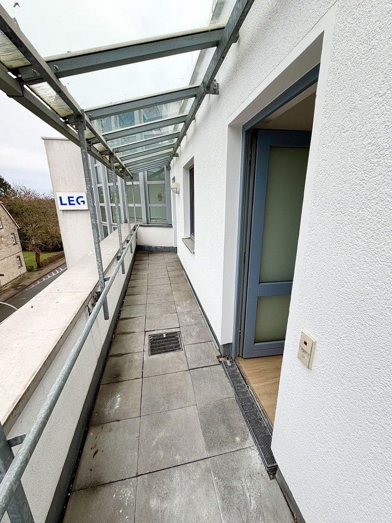 Prenájom bytu 3-izbový 100 m², Detmolder Str. 596, Bielefeld, Severné Porýnie - Westfálsko Prenájom bytu 3-izbový 100 m², Detmolder Str. 596, Bielefeld, Severné Porýnie - Westfálsko