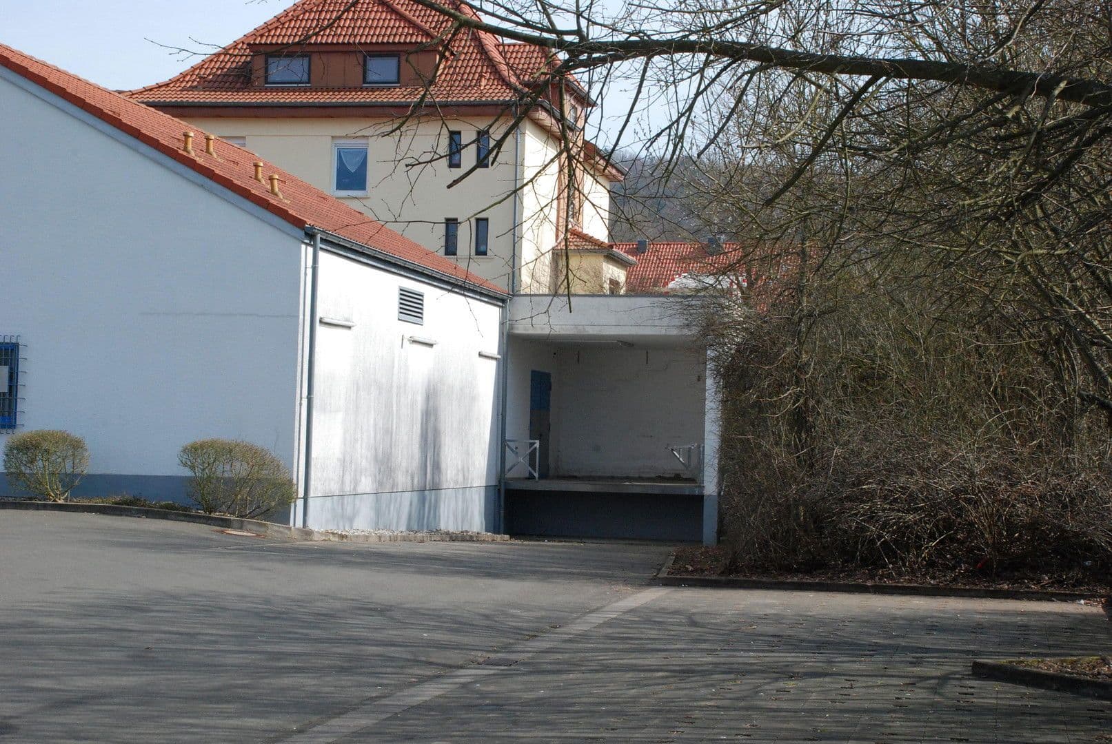 Prenájom nebytového priestoru 6.742 m², Allerburg 19-21, Namborn, Sársko Prenájom nebytového priestoru 6.742 m², Allerburg 19-21, Namborn, Sársko