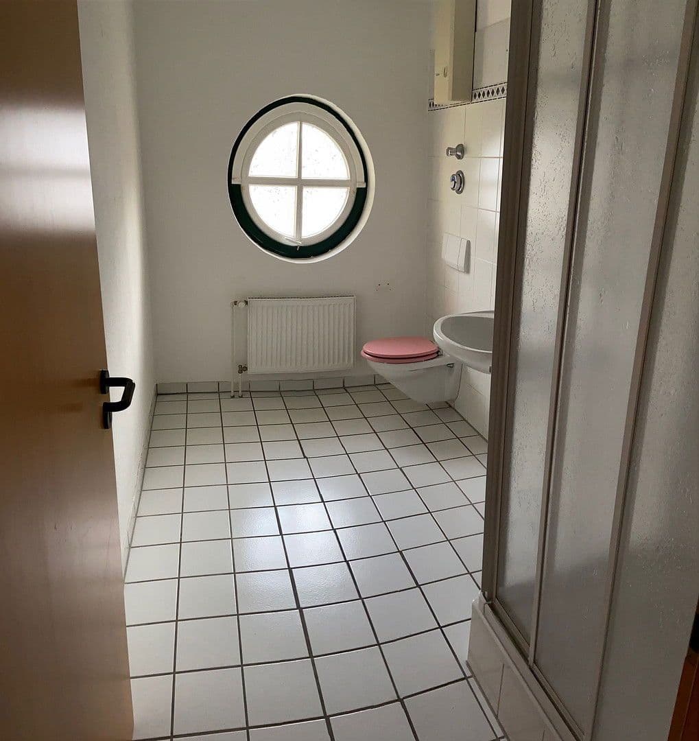 Prenájom bytu 1-izbový 45 m², Pfarrer-Schaaf-Str., 14a, Neunkirchen-Seelscheid, Severné Porýnie - Westfálsko Prenájom bytu 1-izbový 45 m², Pfarrer-Schaaf-Str., 14a, Neunkirchen-Seelscheid, Severné Porýnie - Westfálsko