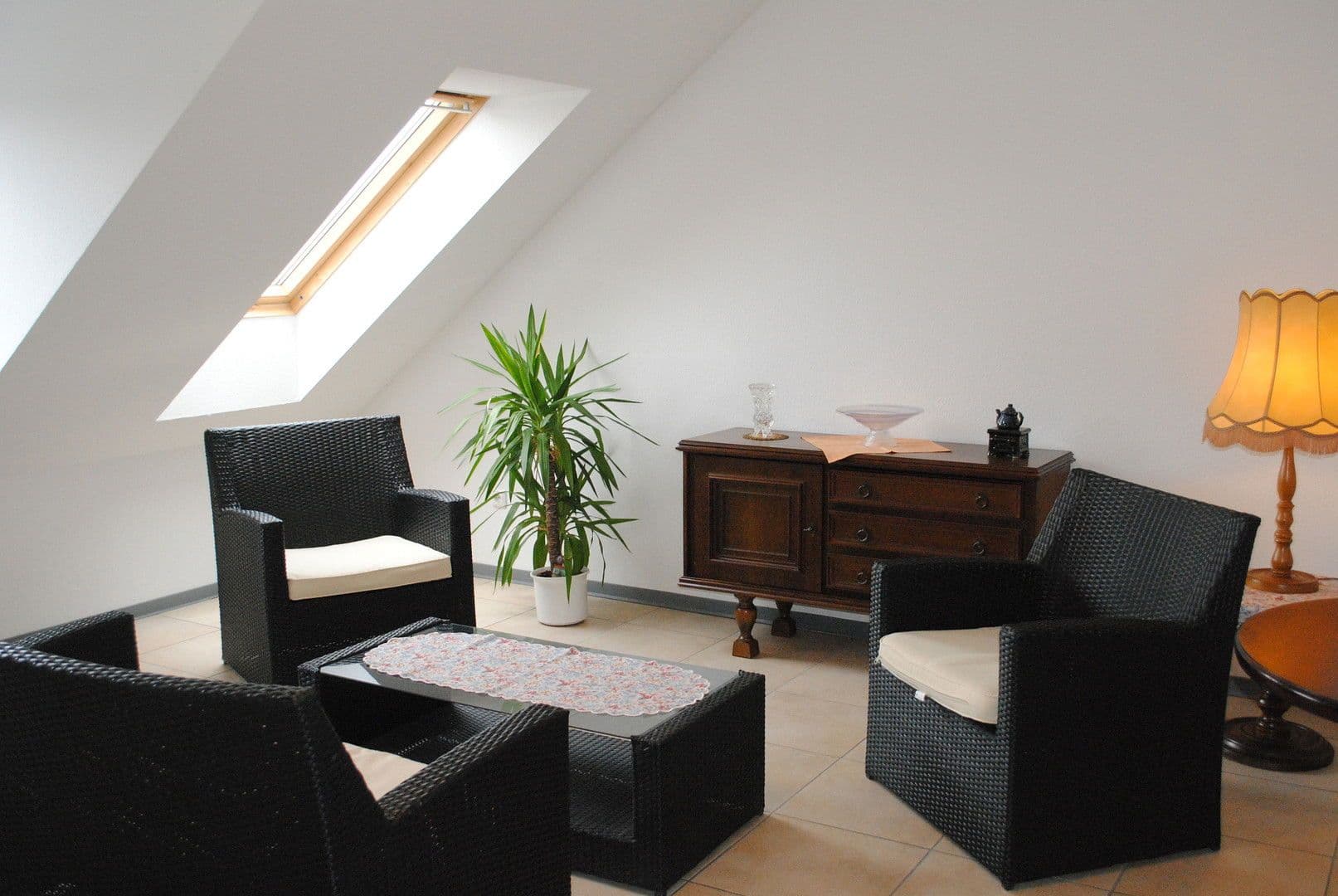 Prenájom bytu 1-izbový 40 m², Gumbertstraße XX, Düsseldorf, Severné Porýnie - Westfálsko Prenájom bytu 1-izbový 40 m², Gumbertstraße XX, Düsseldorf, Severné Porýnie - Westfálsko