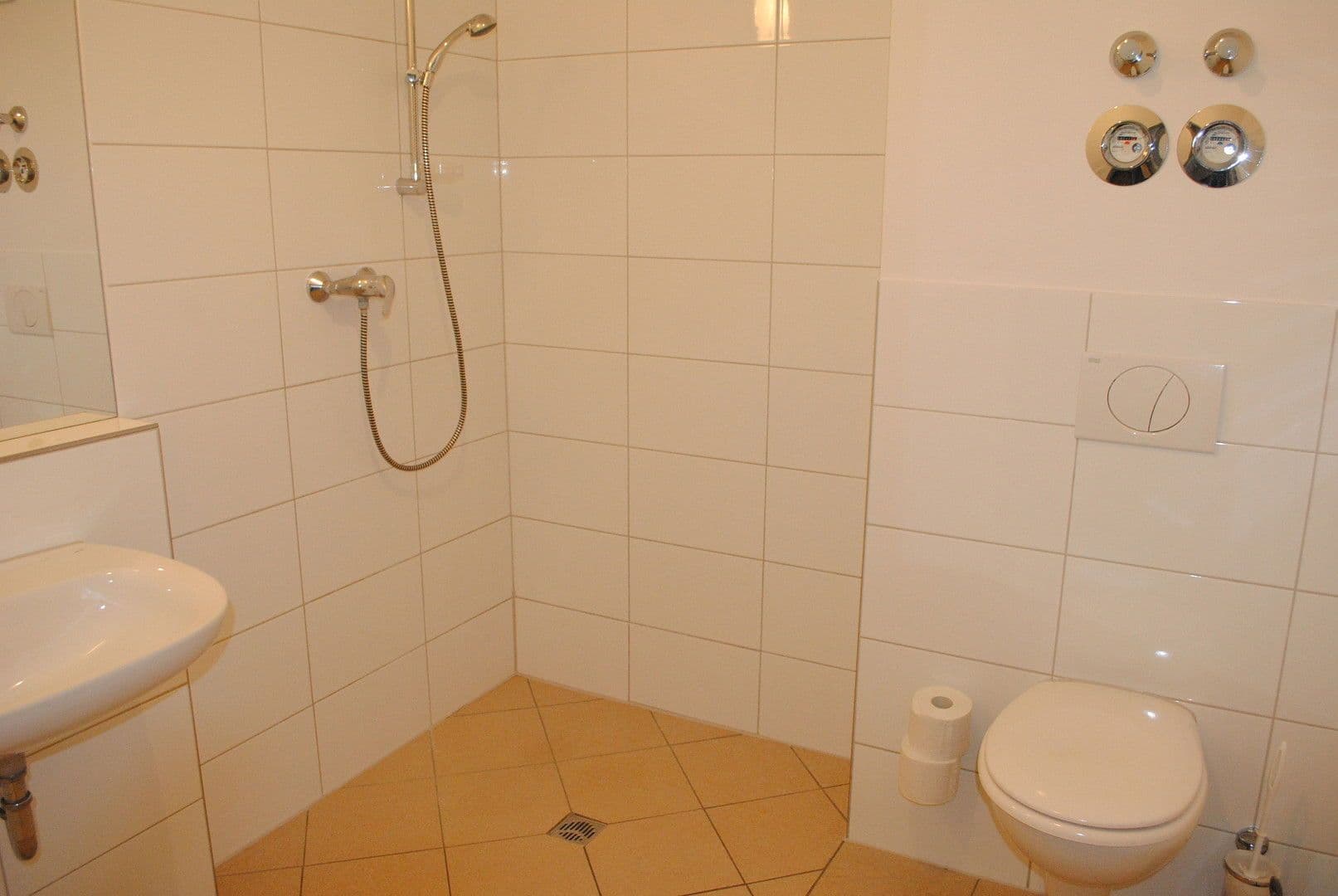 Prenájom bytu 1-izbový 40 m², Gumbertstraße XX, Düsseldorf, Severné Porýnie - Westfálsko Prenájom bytu 1-izbový 40 m², Gumbertstraße XX, Düsseldorf, Severné Porýnie - Westfálsko