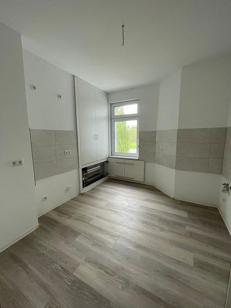 Prenájom bytu 4-izbový 115 m², Cochstedter straße 2, Magdeburg, Sasko-Anhaltsko Prenájom bytu 4-izbový 115 m², Cochstedter straße 2, Magdeburg, Sasko-Anhaltsko