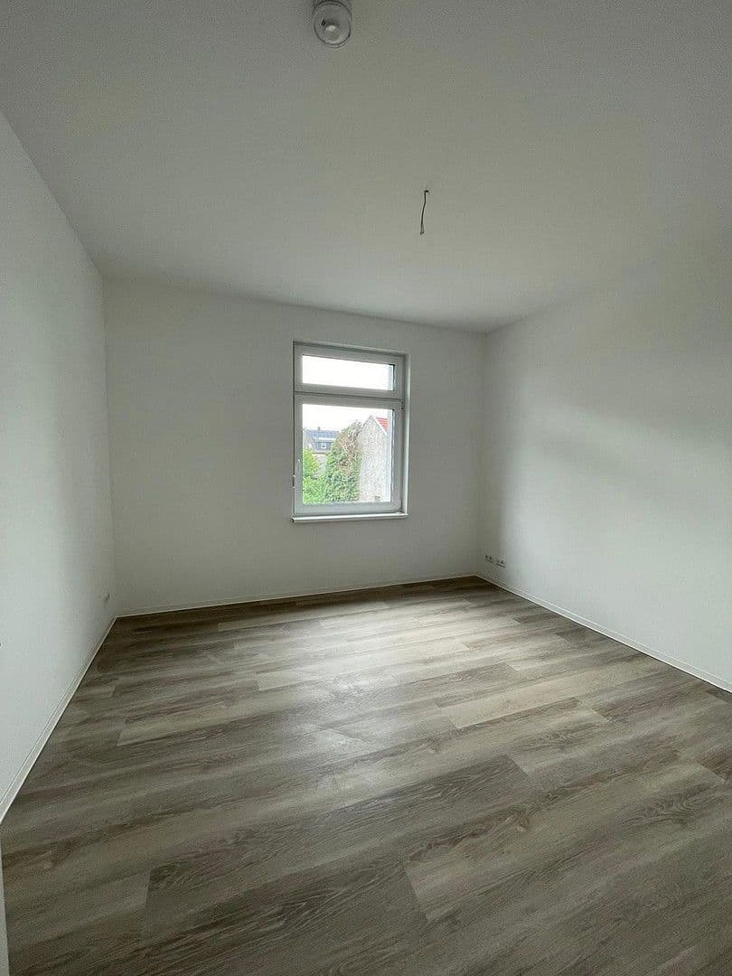 Prenájom bytu 4-izbový 115 m², Cochstedter straße 2, Magdeburg, Sasko-Anhaltsko Prenájom bytu 4-izbový 115 m², Cochstedter straße 2, Magdeburg, Sasko-Anhaltsko
