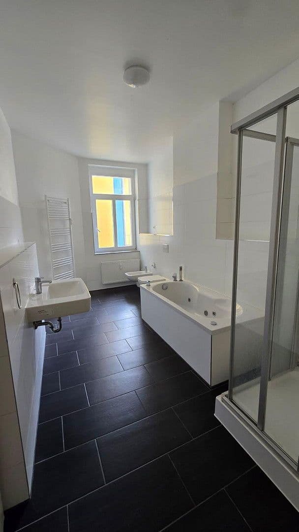 Prenájom bytu 4-izbový 122 m², Halberstädter Straße, Magdeburg, Sasko-Anhaltsko Prenájom bytu 4-izbový 122 m², Halberstädter Straße, Magdeburg, Sasko-Anhaltsko