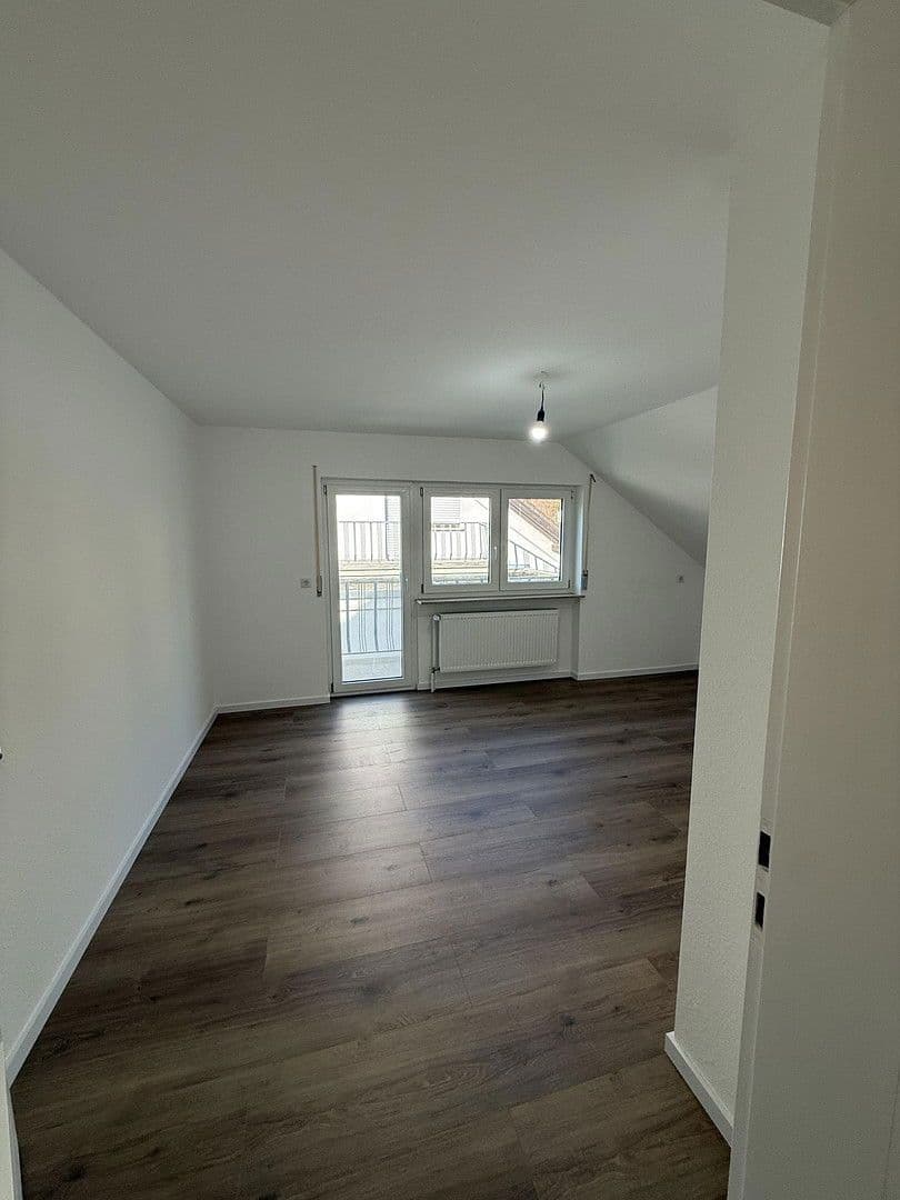 Prenájom bytu 3-izbový 77 m², Sommerbergstr. 27, Laudenbach, Bavorsko Prenájom bytu 3-izbový 77 m², Sommerbergstr. 27, Laudenbach, Bavorsko