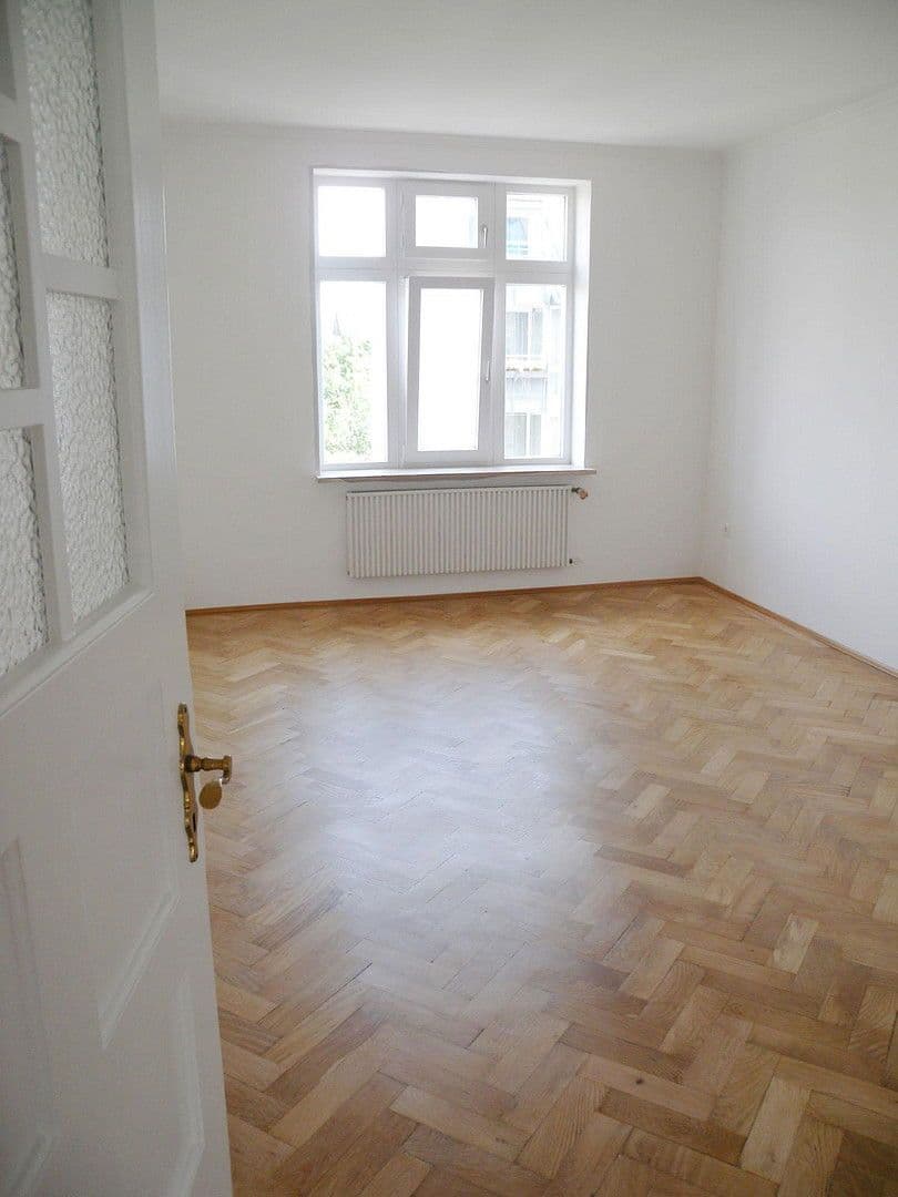 Predaj bytu 3-izbový 87 m², Alramstr. 15, München, Bavorsko Predaj bytu 3-izbový 87 m², Alramstr. 15, München, Bavorsko