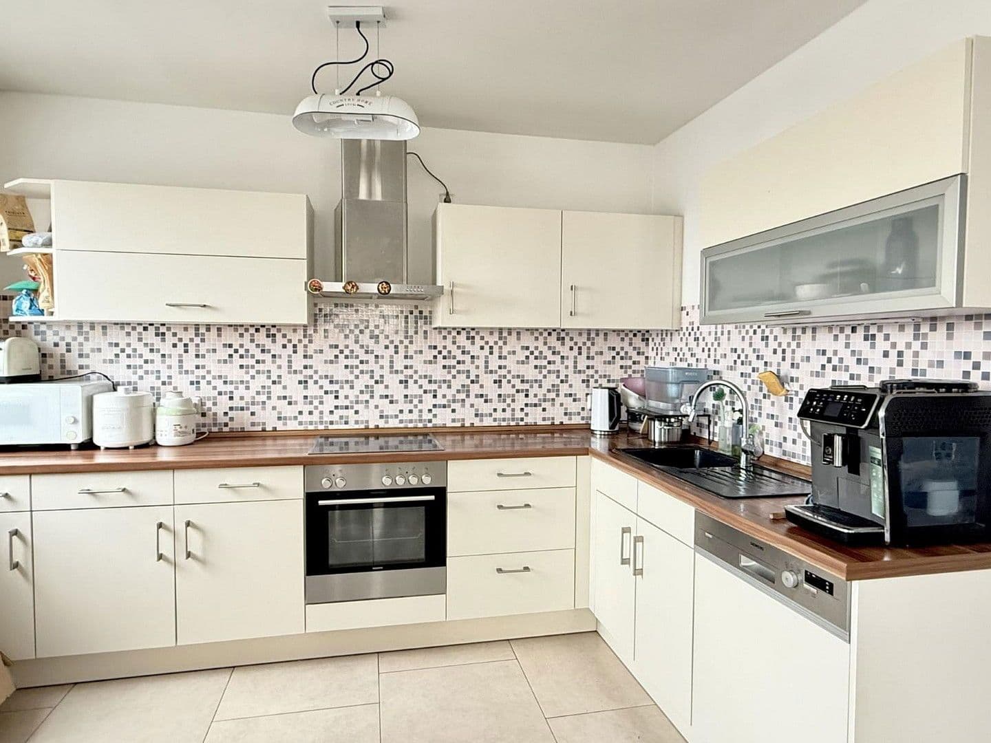 Prenájom bytu 4-izbový 110 m², Frankfurter Straße 79, Gießen, Hesensko Prenájom bytu 4-izbový 110 m², Frankfurter Straße 79, Gießen, Hesensko