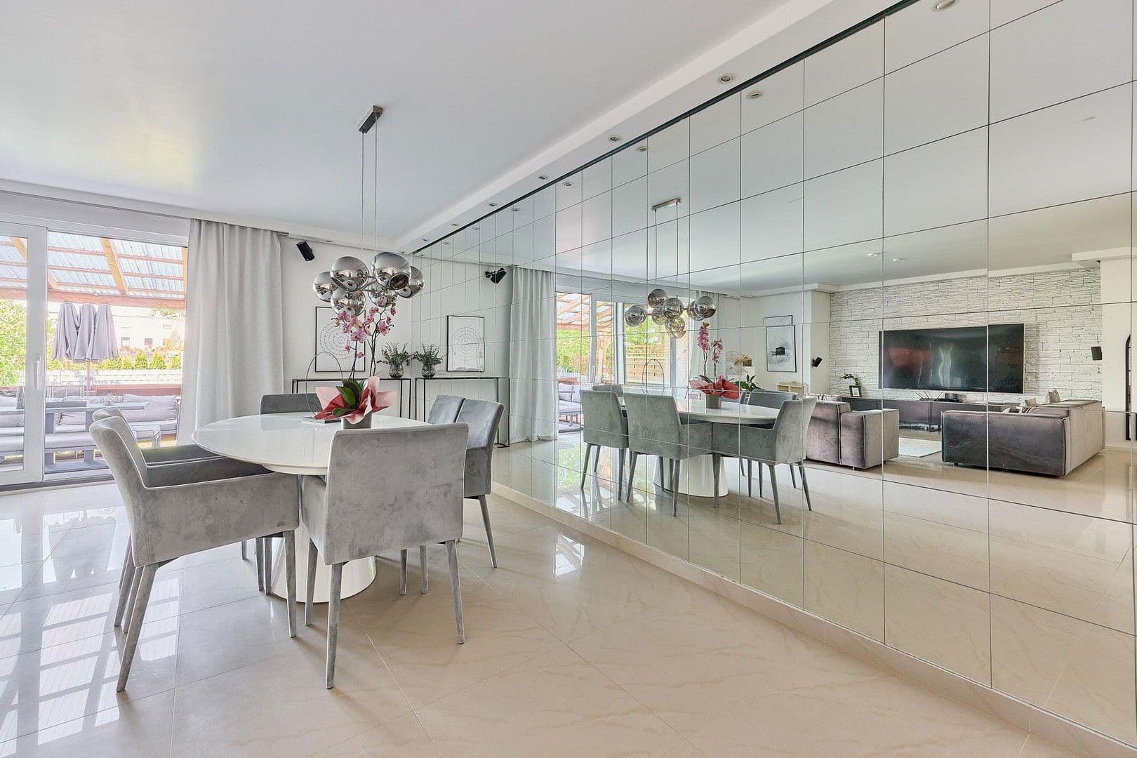 Predaj domu 314 m², pozemek 403 m², Christoph-Kröwerath-Str. 29, Ludwigshafen, Porýnie-Falcko Predaj domu 314 m², pozemek 403 m², Christoph-Kröwerath-Str. 29, Ludwigshafen, Porýnie-Falcko