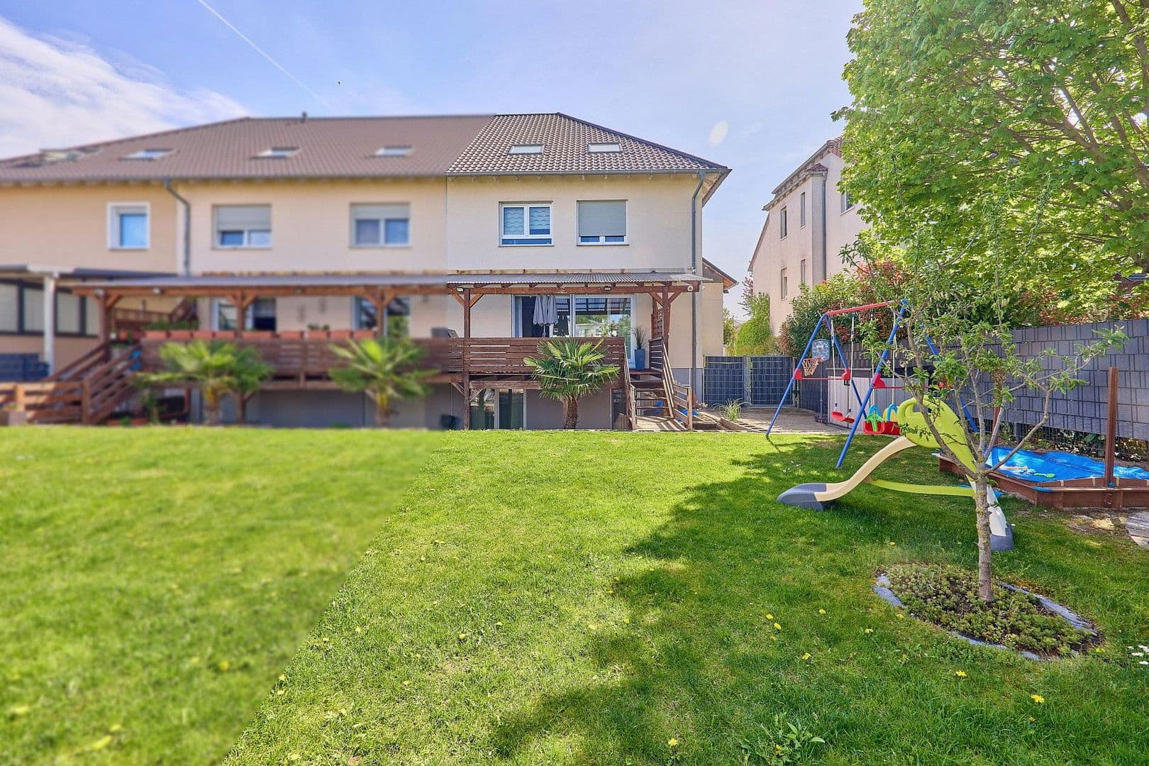 Predaj domu 314 m², pozemek 403 m², Christoph-Kröwerath-Str. 29, Ludwigshafen, Porýnie-Falcko Predaj domu 314 m², pozemek 403 m², Christoph-Kröwerath-Str. 29, Ludwigshafen, Porýnie-Falcko