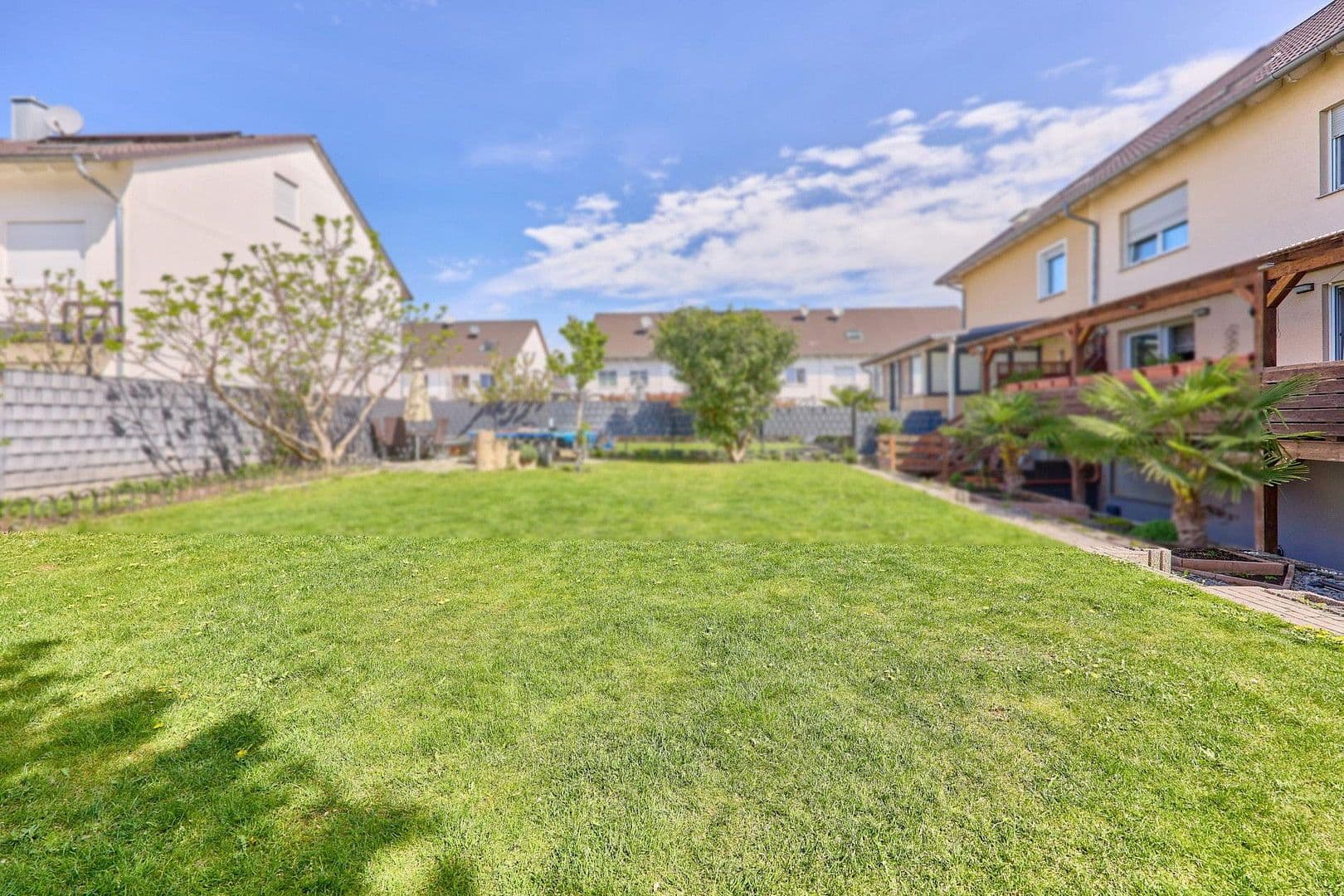 Predaj domu 314 m², pozemek 403 m², Christoph-Kröwerath-Str. 29, Ludwigshafen, Porýnie-Falcko Predaj domu 314 m², pozemek 403 m², Christoph-Kröwerath-Str. 29, Ludwigshafen, Porýnie-Falcko