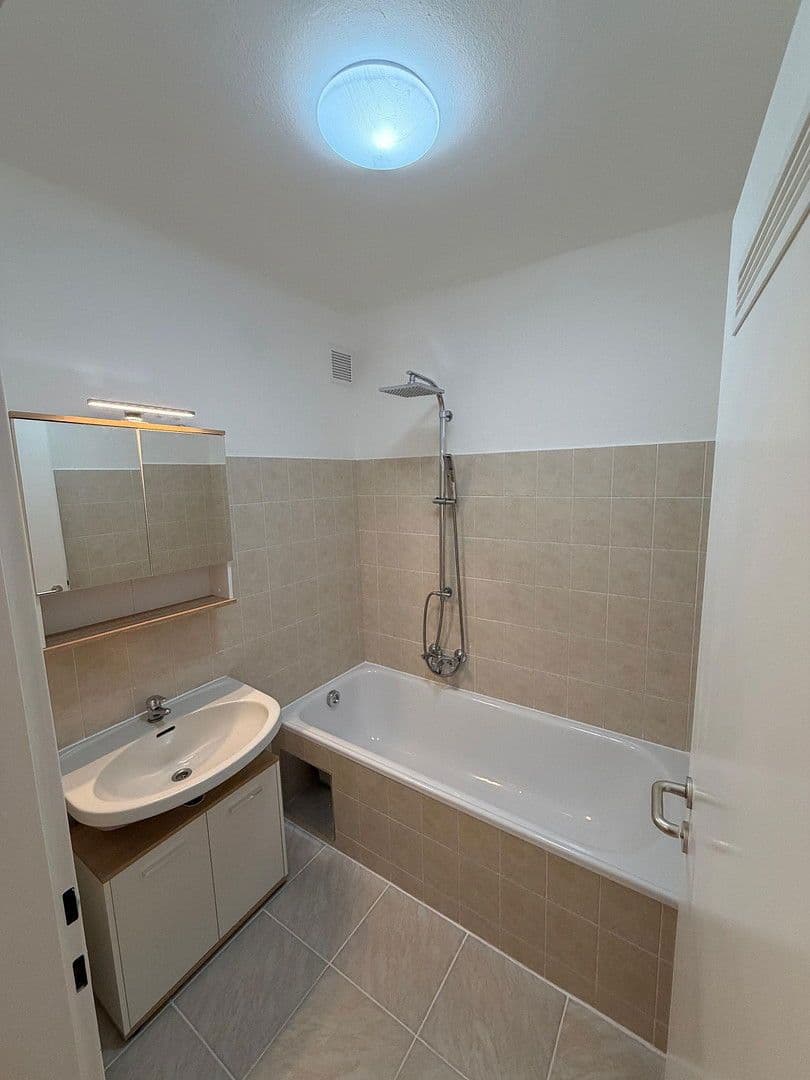 Prenájom bytu 1-izbový 42 m², Waldgasse 8, Wien, Viedeň Prenájom bytu 1-izbový 42 m², Waldgasse 8, Wien, Viedeň