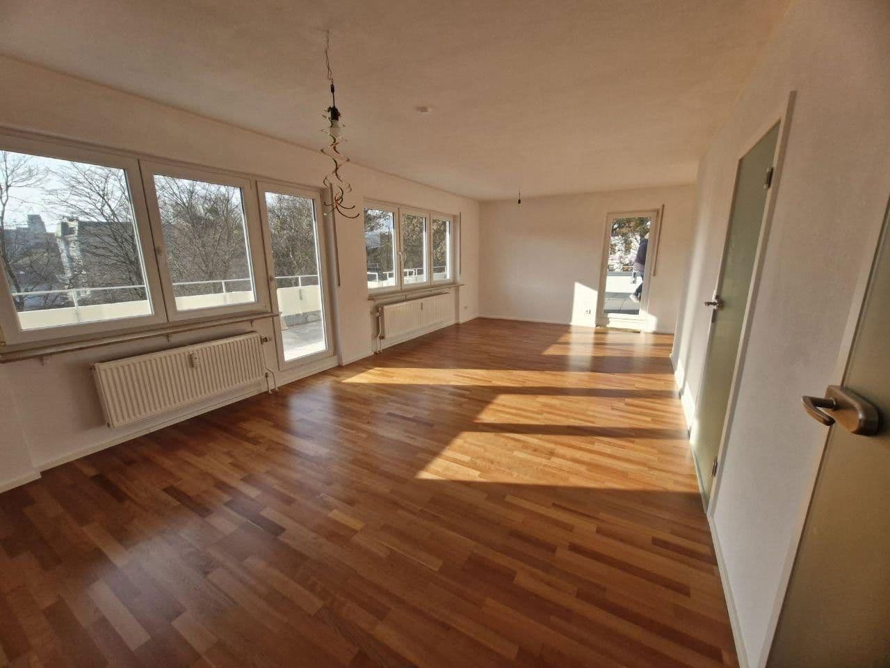 Predaj bytu 3-izbový 90 m², Friedrichshafen, Bádensko-Wurttembersko Predaj bytu 3-izbový 90 m², Friedrichshafen, Bádensko-Wurttembersko