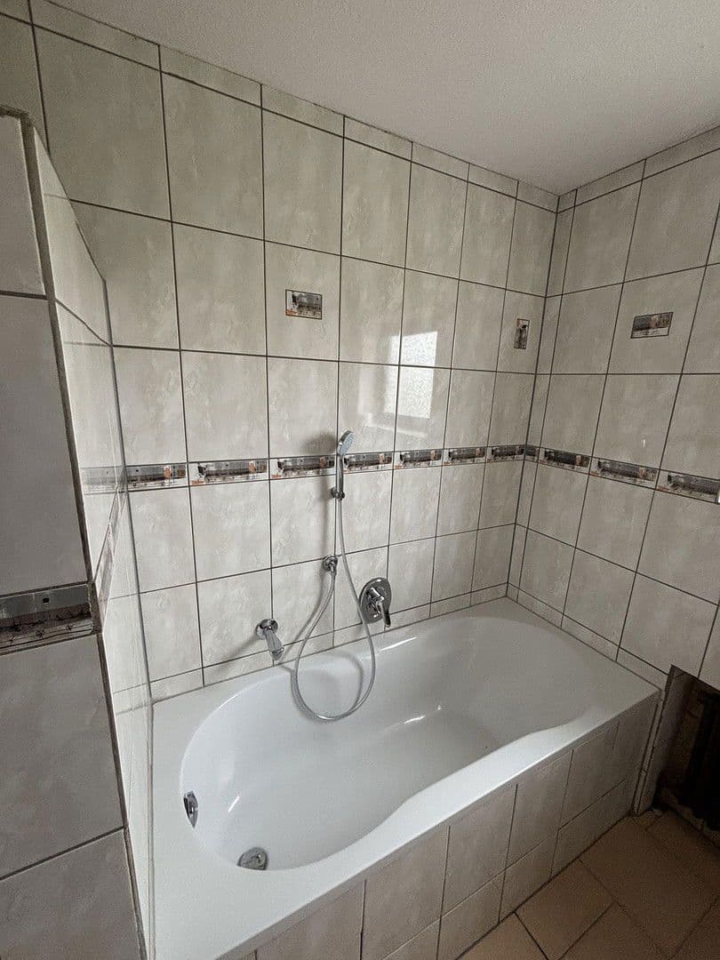 Prenájom bytu 3-izbový 103 m², Albrecht-Erhardt-Str. 15, Aalen, Bádensko-Wurttembersko Prenájom bytu 3-izbový 103 m², Albrecht-Erhardt-Str. 15, Aalen, Bádensko-Wurttembersko