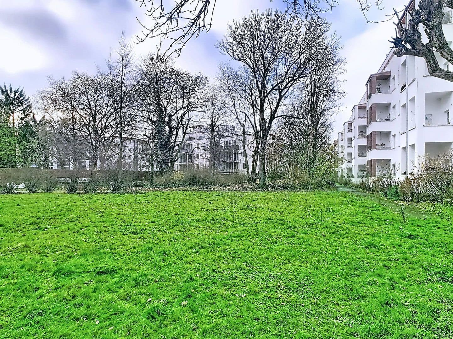 Predaj bytu 3-izbový 71 m², Berlin, Berlín Predaj bytu 3-izbový 71 m², Berlin, Berlín