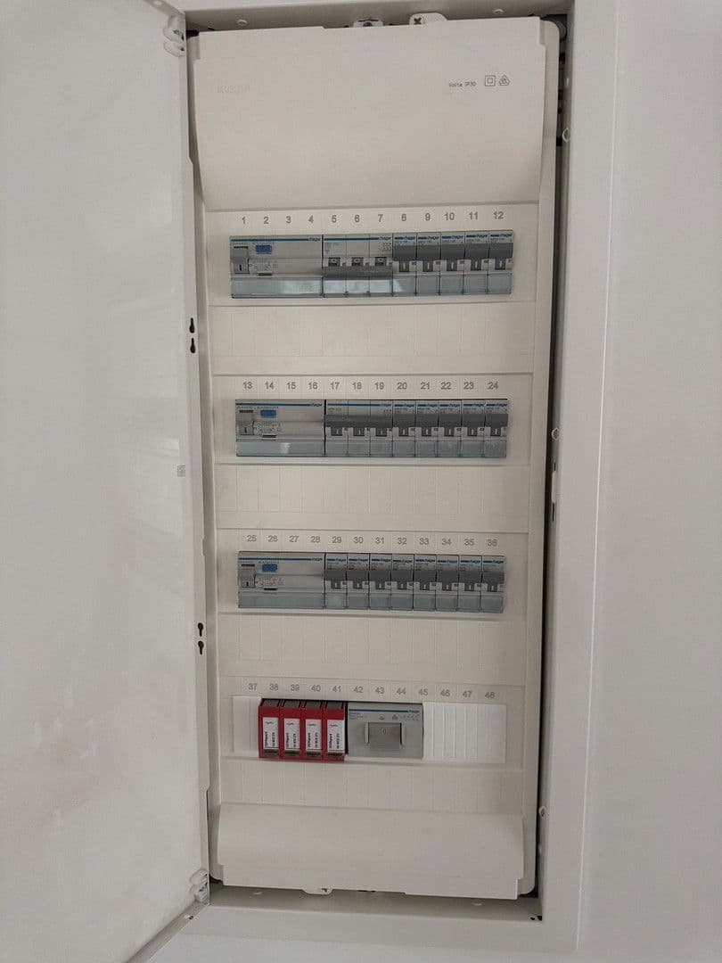 Predaj bytu 3-izbový 80 m², Barsinghausen, Dolné Sasko Predaj bytu 3-izbový 80 m², Barsinghausen, Dolné Sasko