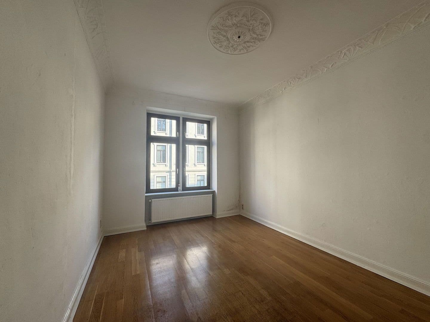 Prenájom bytu 3-izbový 120 m², Gronaustraße 49, Wuppertal, Severné Porýnie - Westfálsko Prenájom bytu 3-izbový 120 m², Gronaustraße 49, Wuppertal, Severné Porýnie - Westfálsko