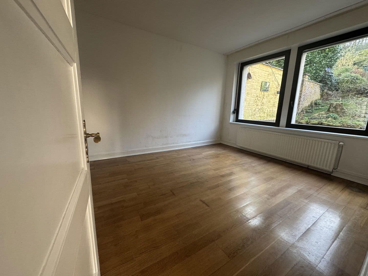 Prenájom bytu 3-izbový 120 m², Gronaustraße 49, Wuppertal, Severné Porýnie - Westfálsko Prenájom bytu 3-izbový 120 m², Gronaustraße 49, Wuppertal, Severné Porýnie - Westfálsko