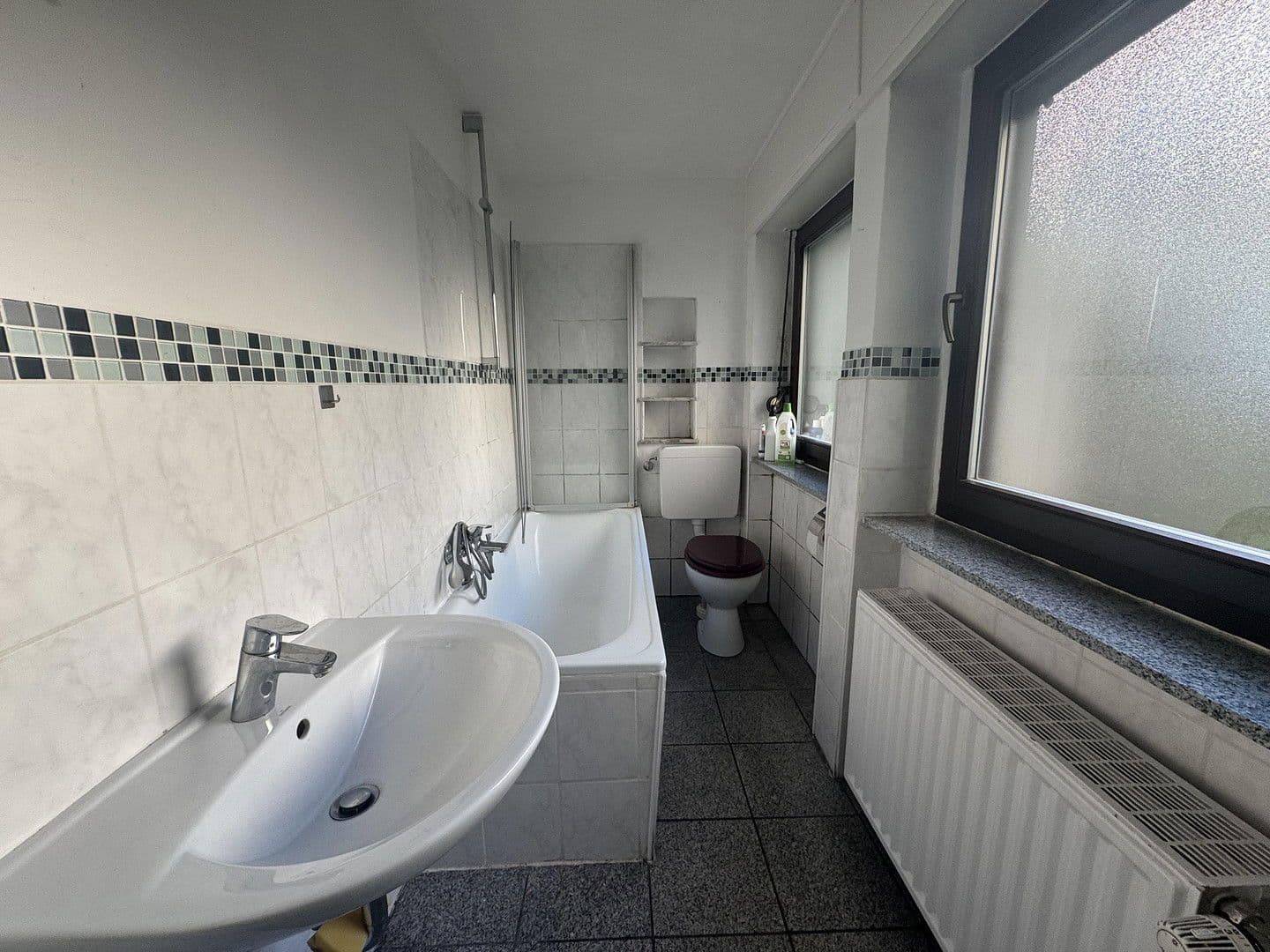 Prenájom bytu 3-izbový 120 m², Gronaustraße 49, Wuppertal, Severné Porýnie - Westfálsko Prenájom bytu 3-izbový 120 m², Gronaustraße 49, Wuppertal, Severné Porýnie - Westfálsko