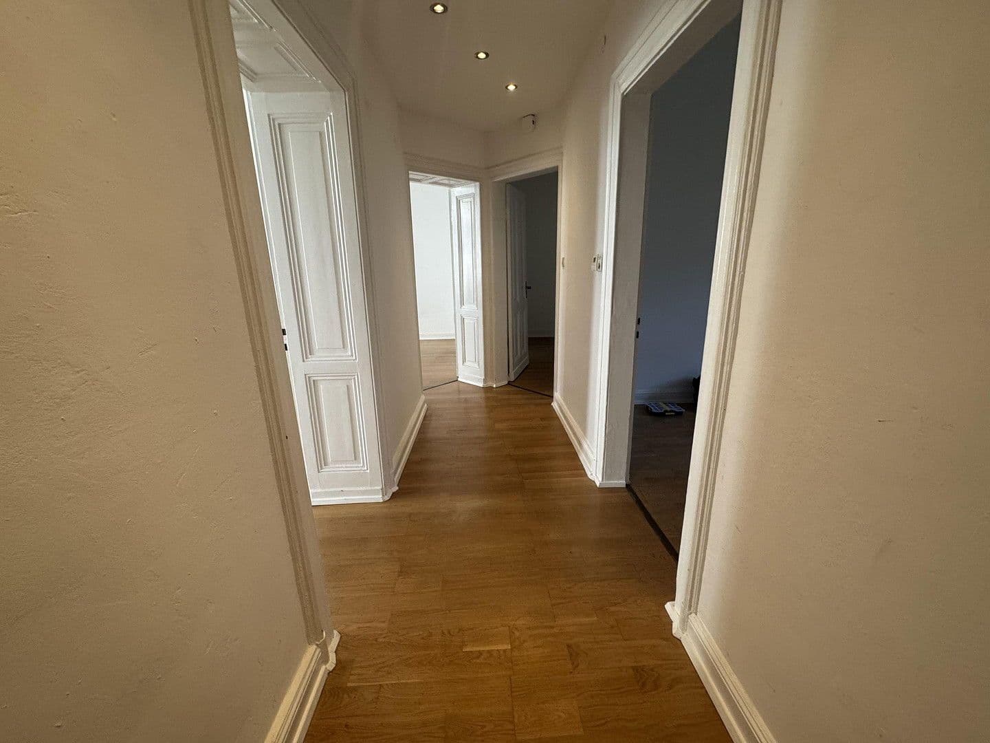 Prenájom bytu 3-izbový 120 m², Gronaustraße 49, Wuppertal, Severné Porýnie - Westfálsko Prenájom bytu 3-izbový 120 m², Gronaustraße 49, Wuppertal, Severné Porýnie - Westfálsko