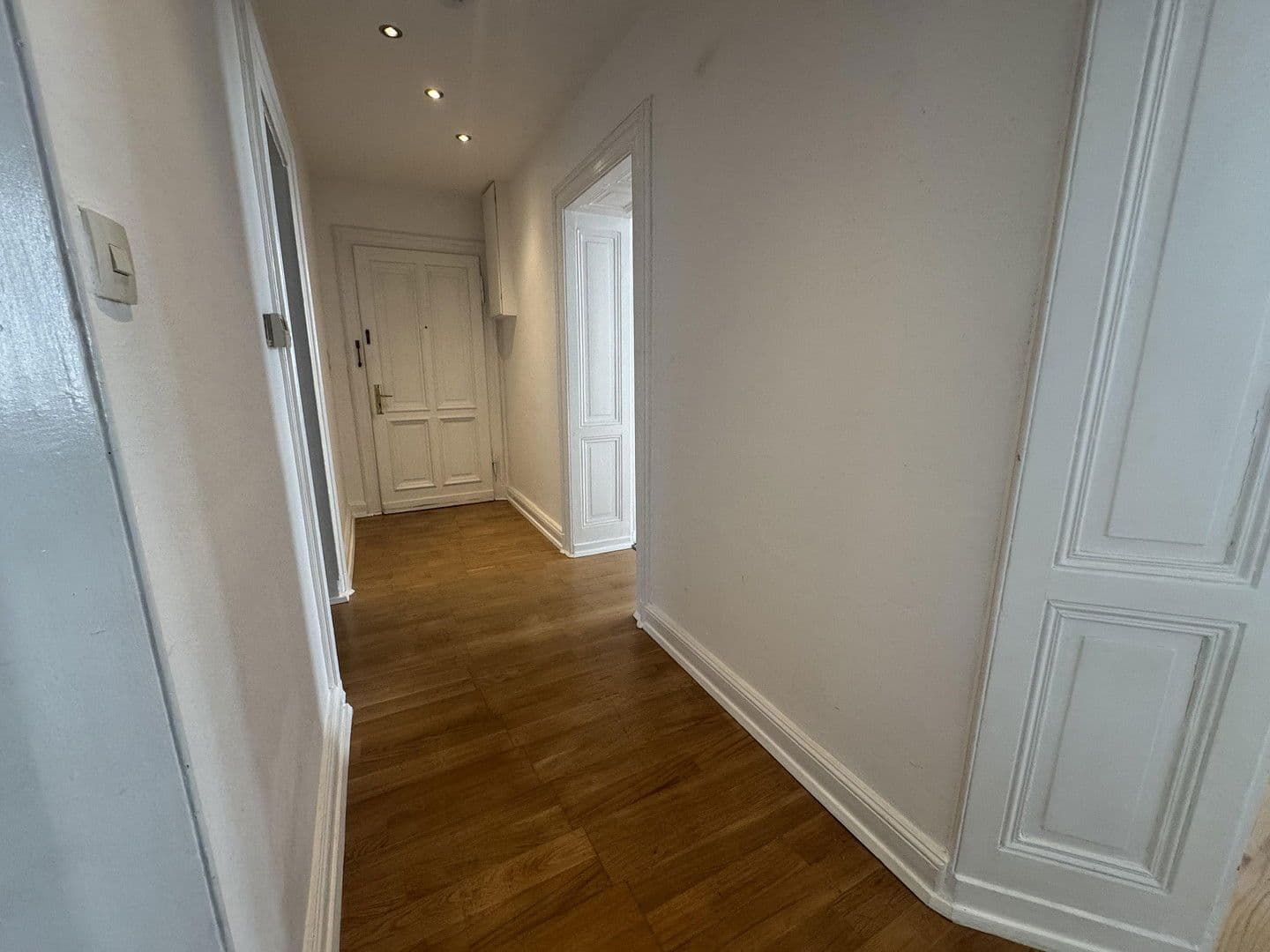 Prenájom bytu 3-izbový 120 m², Gronaustraße 49, Wuppertal, Severné Porýnie - Westfálsko Prenájom bytu 3-izbový 120 m², Gronaustraße 49, Wuppertal, Severné Porýnie - Westfálsko