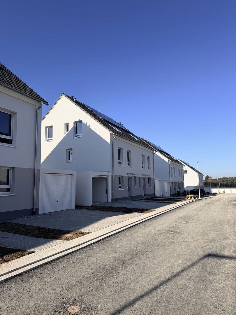 Prenájom domu 148 m², pozemek 240 m², Am Löhlein 43, Roth, Bavorsko Prenájom domu 148 m², pozemek 240 m², Am Löhlein 43, Roth, Bavorsko