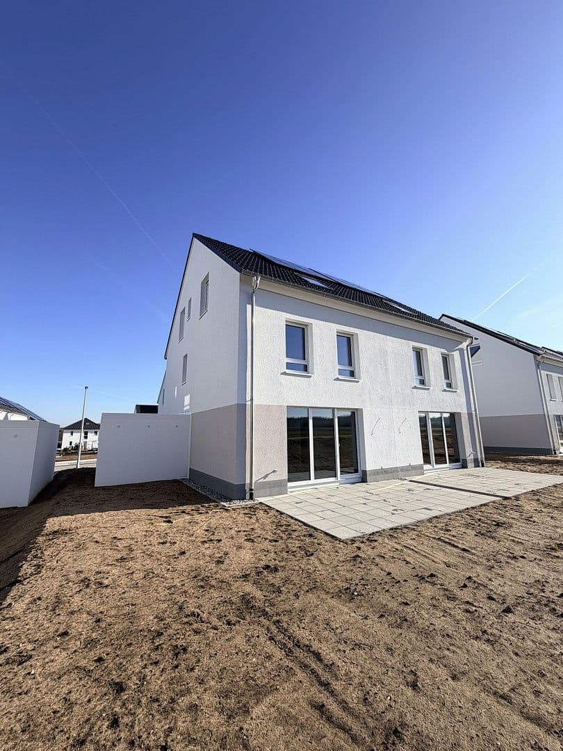 Prenájom domu 148 m², pozemek 240 m², Am Löhlein 43, Roth, Bavorsko Prenájom domu 148 m², pozemek 240 m², Am Löhlein 43, Roth, Bavorsko