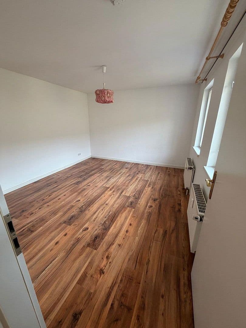 Prenájom bytu 1-izbový 60 m², Berliner Str. 14, Altlandsberg, Brandenbursko Prenájom bytu 1-izbový 60 m², Berliner Str. 14, Altlandsberg, Brandenbursko