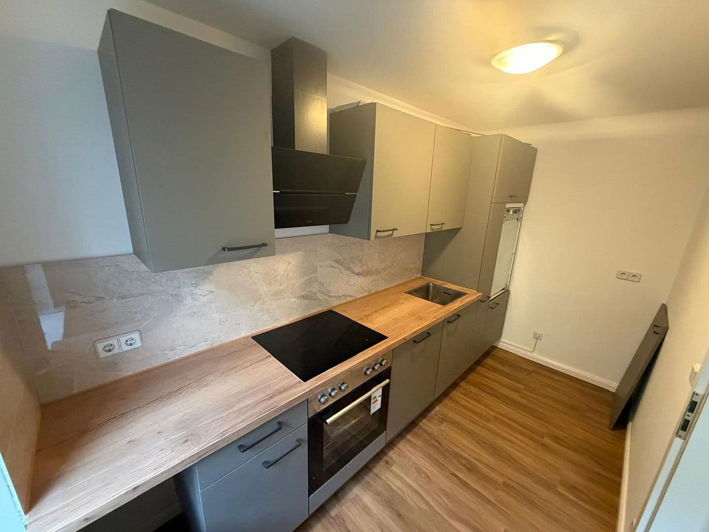 Prenájom bytu 1-izbový 60 m², Berliner Str. 14, Altlandsberg, Brandenbursko Prenájom bytu 1-izbový 60 m², Berliner Str. 14, Altlandsberg, Brandenbursko