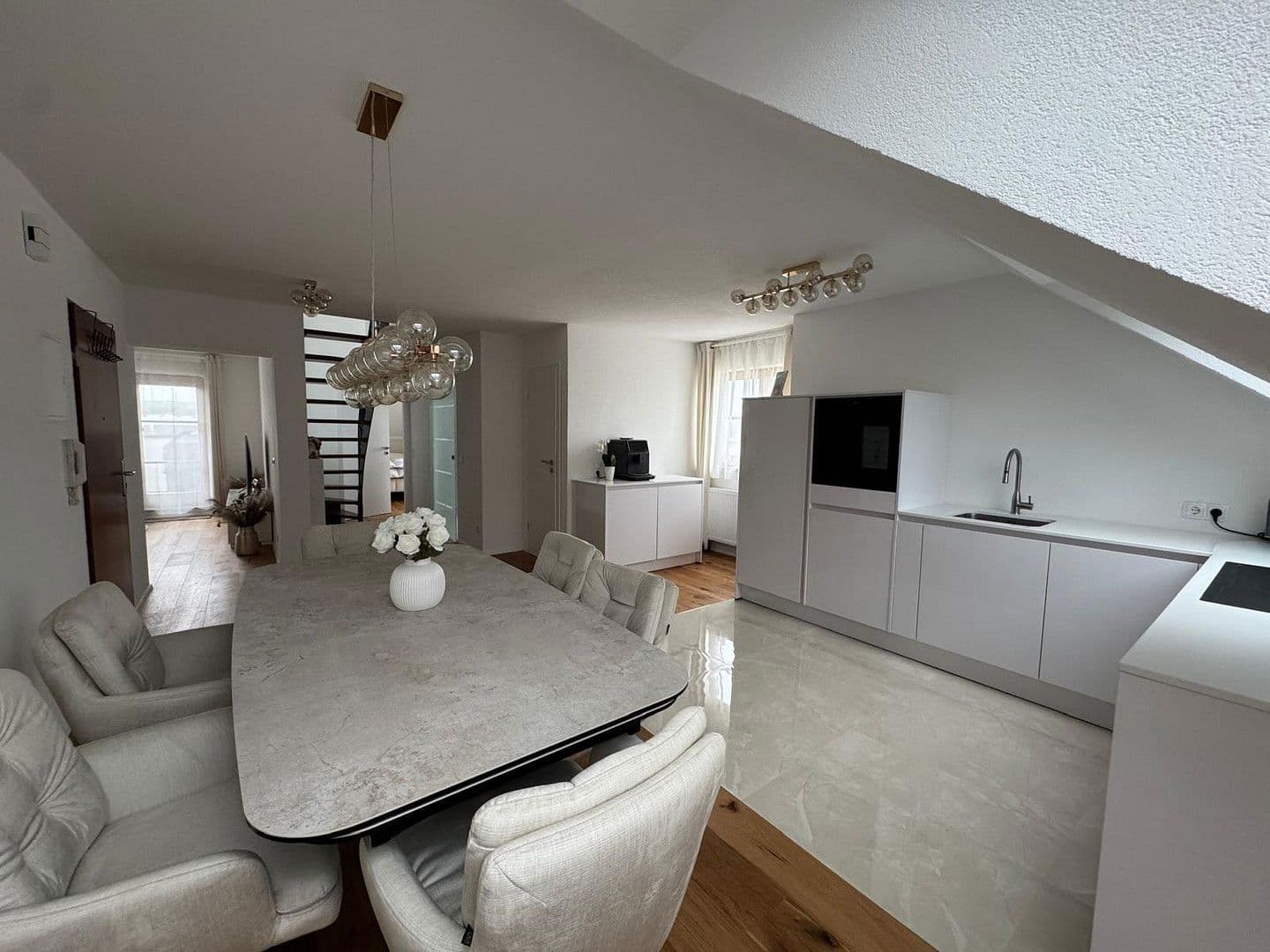 Predaj bytu 3-izbový 94 m², Salach, Bádensko-Wurttembersko Predaj bytu 3-izbový 94 m², Salach, Bádensko-Wurttembersko