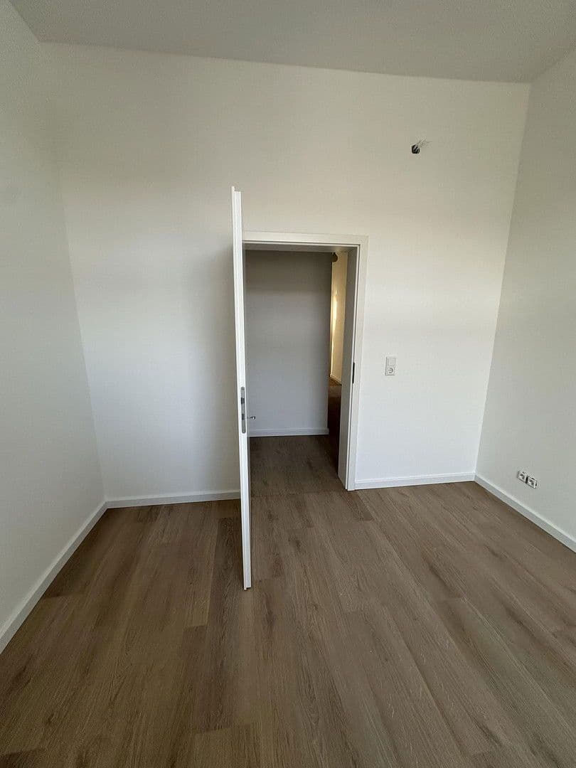 Prenájom bytu 5-izbový 127 m², Clausewitzstr. 31, Wuppertal, Severné Porýnie - Westfálsko Prenájom bytu 5-izbový 127 m², Clausewitzstr. 31, Wuppertal, Severné Porýnie - Westfálsko
