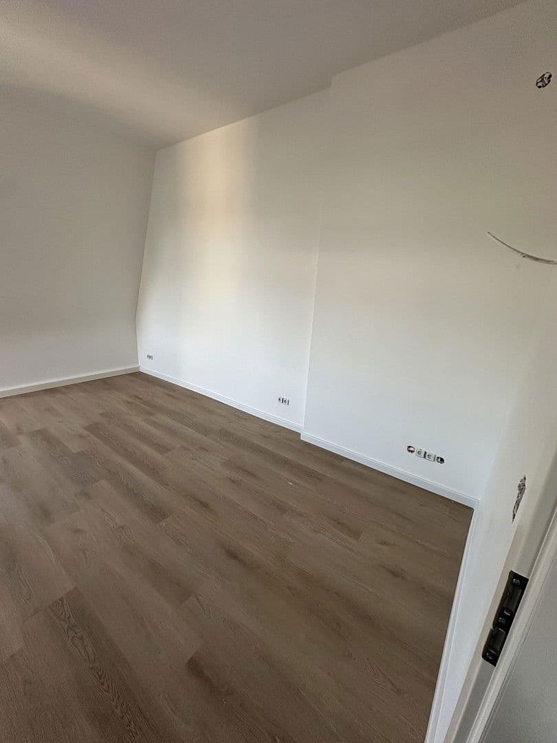 Prenájom bytu 5-izbový 127 m², Clausewitzstr. 31, Wuppertal, Severné Porýnie - Westfálsko Prenájom bytu 5-izbový 127 m², Clausewitzstr. 31, Wuppertal, Severné Porýnie - Westfálsko
